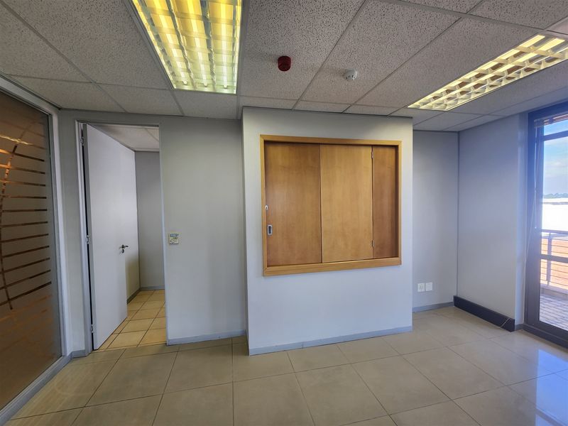 Offices to let in Sandton - Photo 10