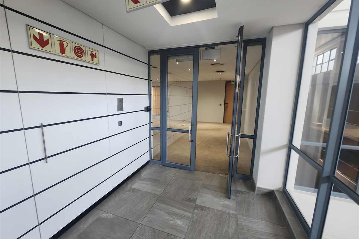 Offices to let in Sandton - Photo 2