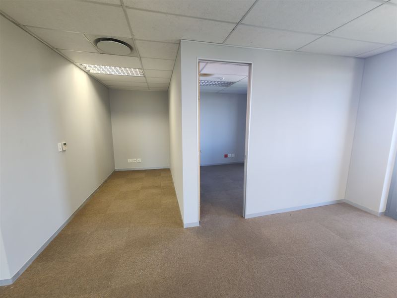 Offices to let in Sandton - Photo 7