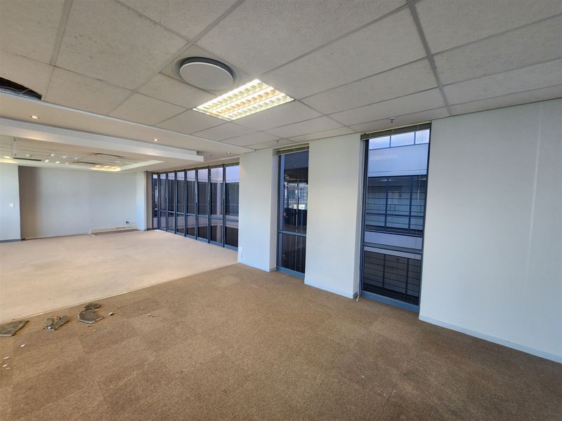 Offices to let in Sandton - Photo 9