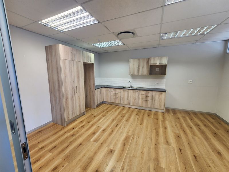 Offices to let in Sandton - Photo 7