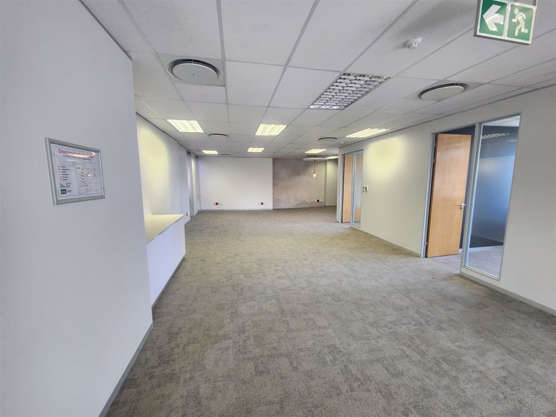 Offices to let in Sandton - Photo 4