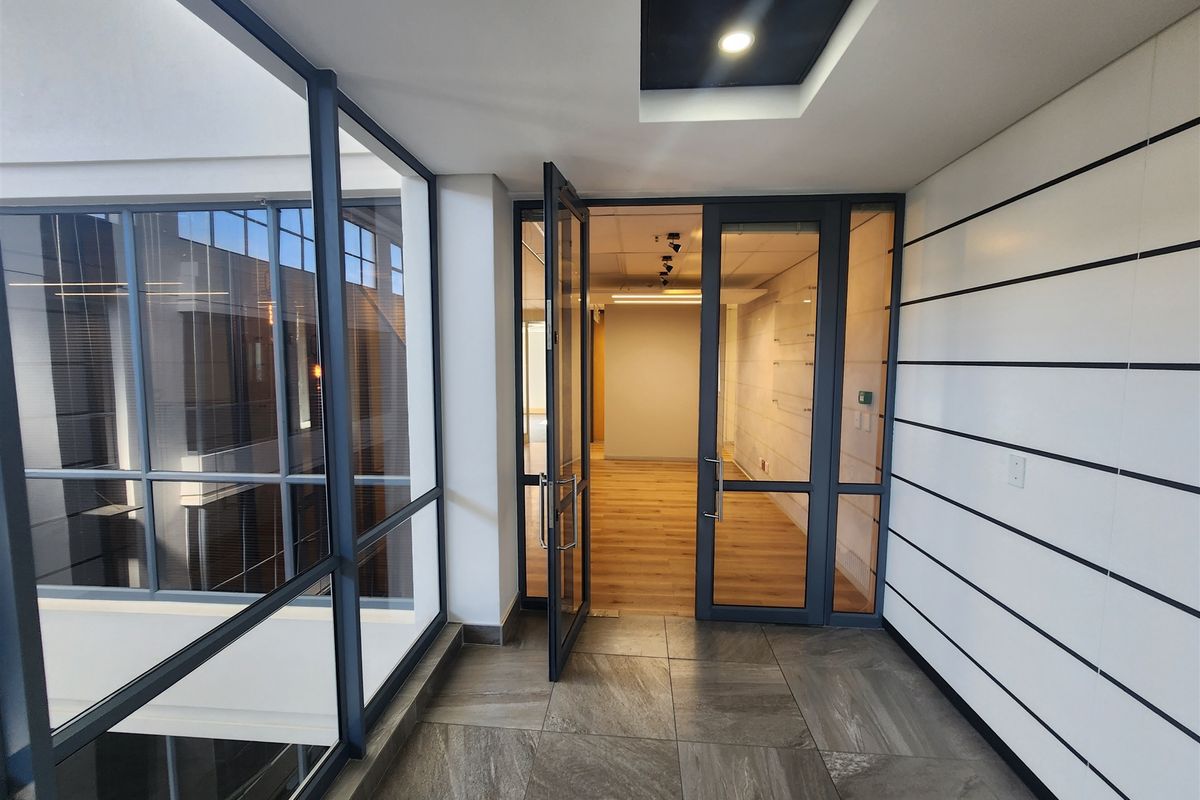 Offices to let in Sandton - Photo 2