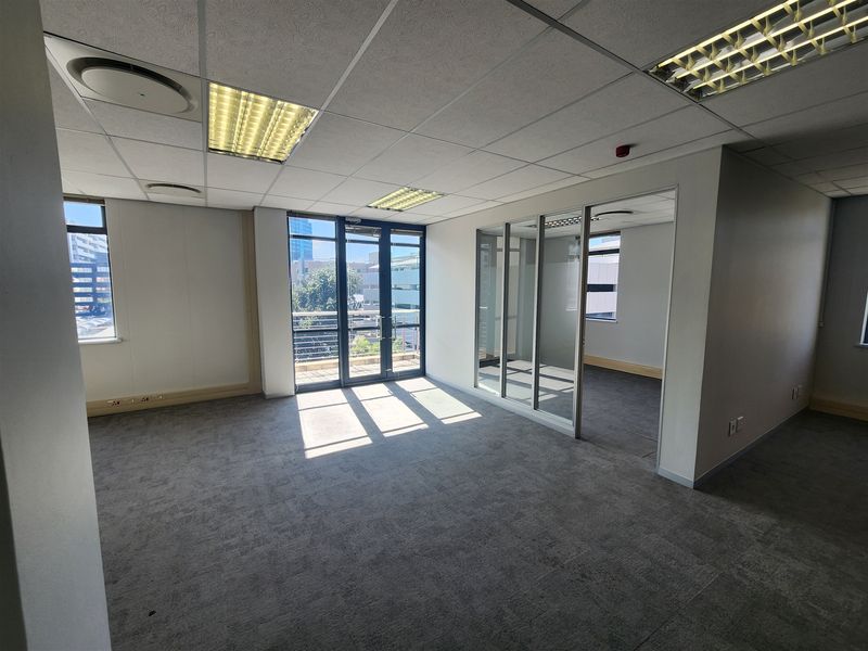 Offices to let in Sandton - Photo 8