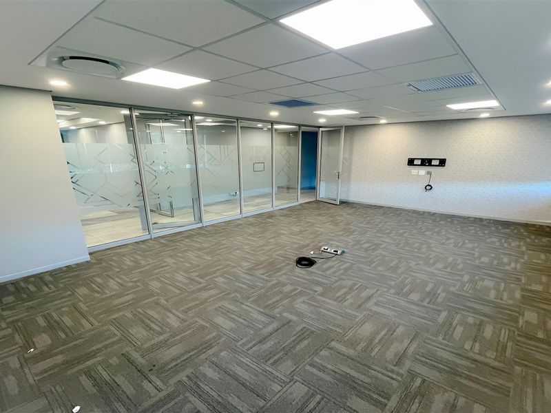 Office space to let in Waverley - Photo 4