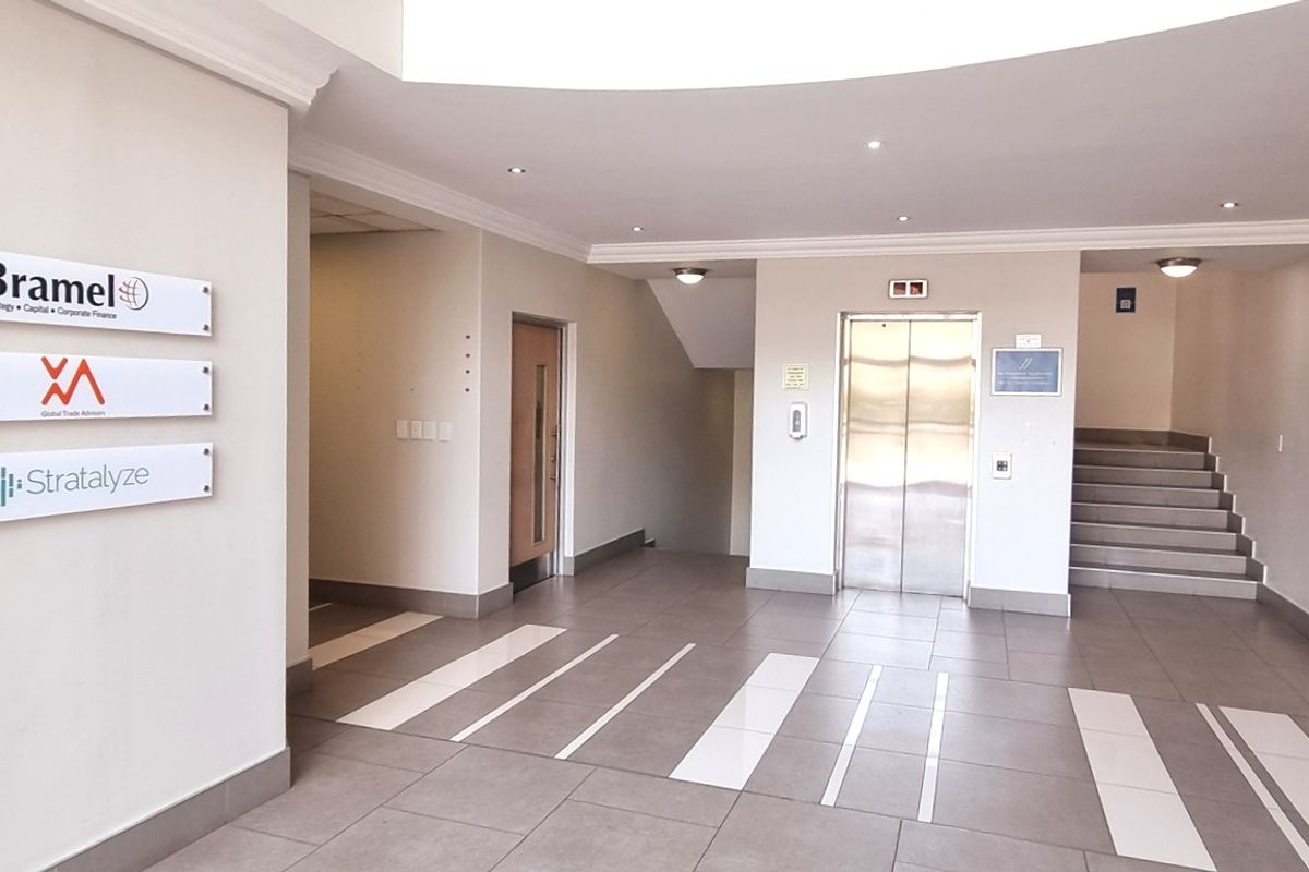 Office space to let on the 1st floor of the North Block in Bradenham Hall in Rivonia - Photo 2