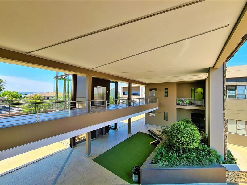 Open Plan Office to Let in Cedar Tree Office Park - Photo 3