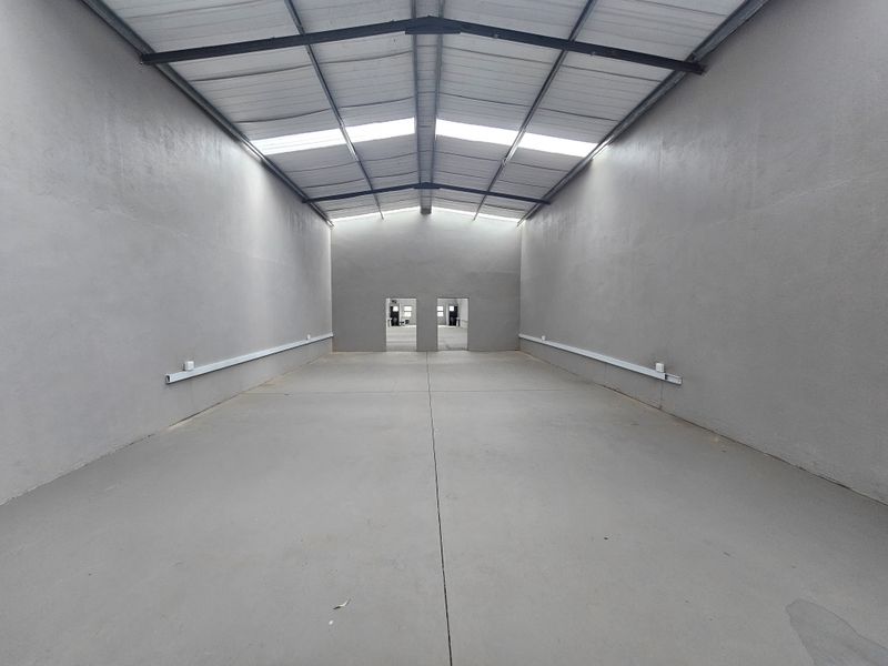 Small warehouse/storage to let in Hennopspark Industrial - Centurion - Photo 3