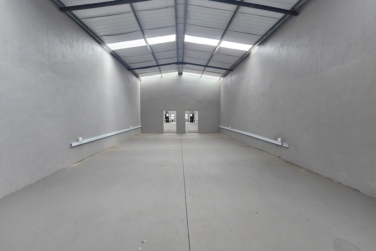 Small warehouse/storage to let in Hennopspark Industrial - Centurion - Photo 3