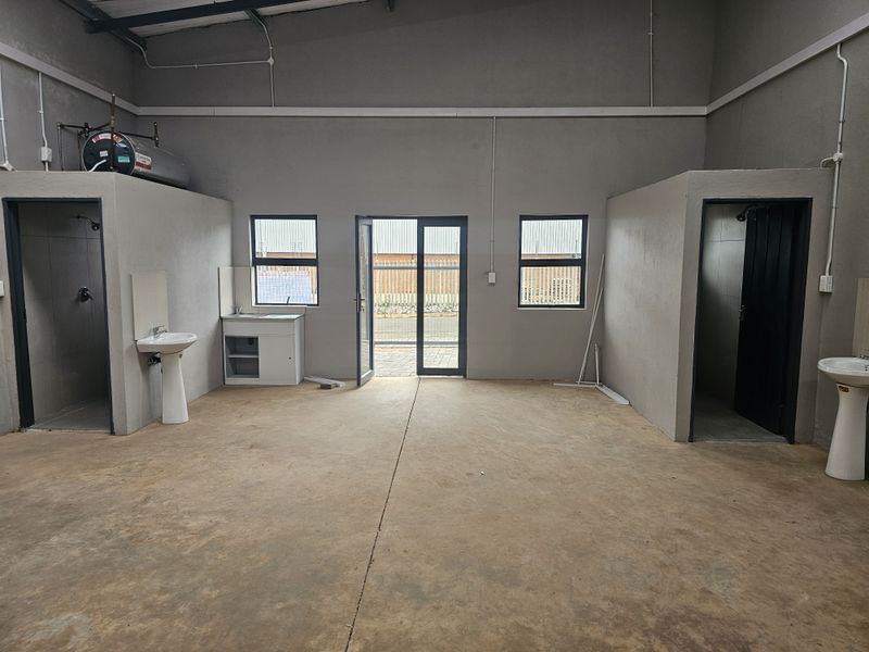 Small warehouse/storage to let in Hennopspark Industrial - Centurion - Photo 6