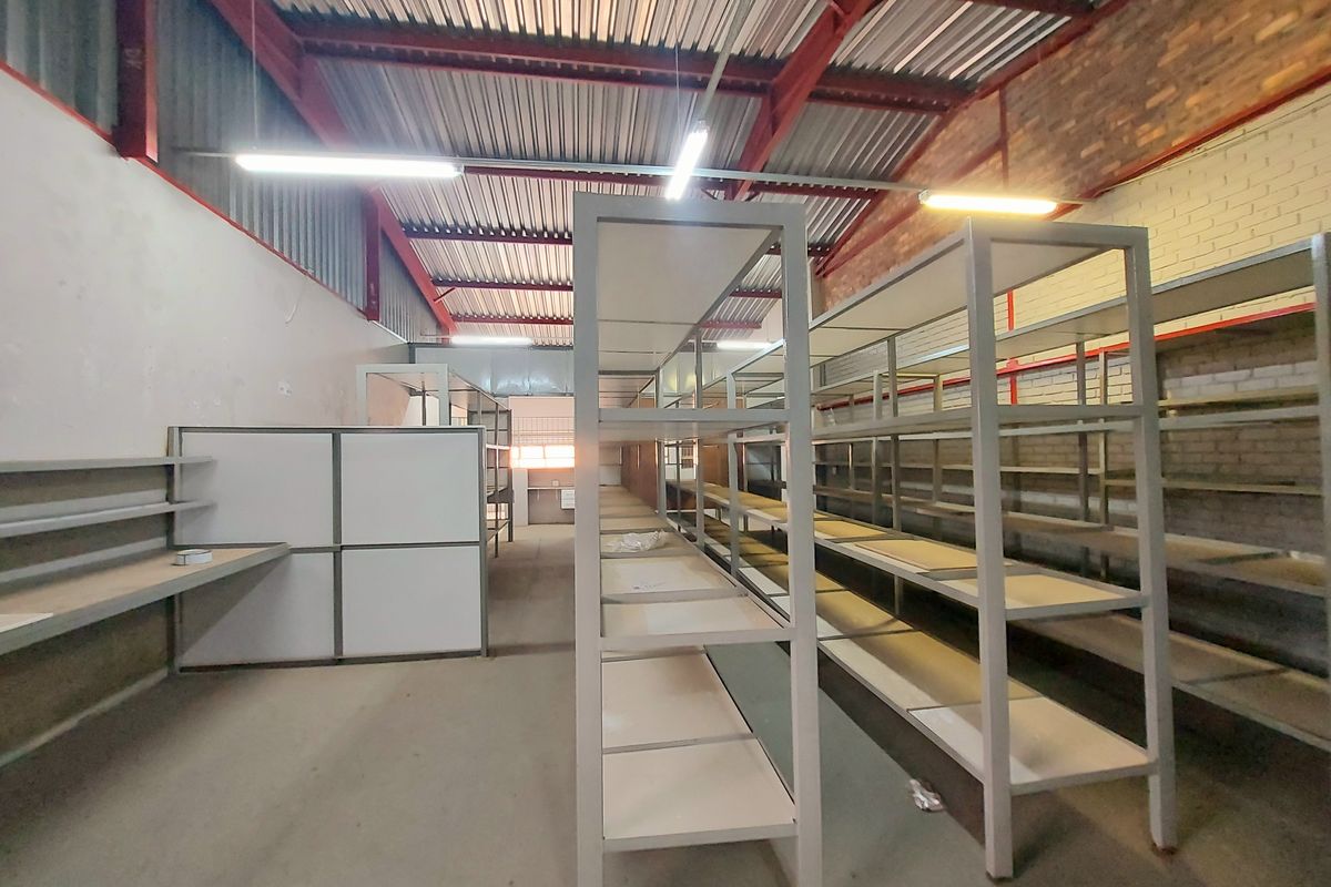 High-Yield Commercial Opportunity – Shopfronts, Offices & 20-Car Parking on Prime Main Road - Photo 5