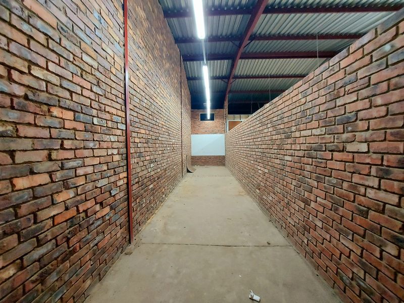 High-Yield Commercial Opportunity – Shopfronts, Offices & 20-Car Parking on Prime Main Road - Photo 9