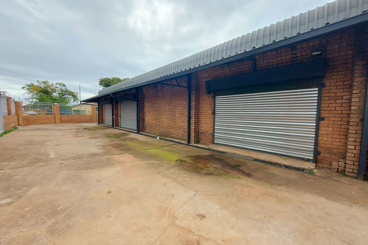 High-Yield Commercial Opportunity – Shopfronts, Offices & 20-Car Parking on Prime Main Road - Photo 2