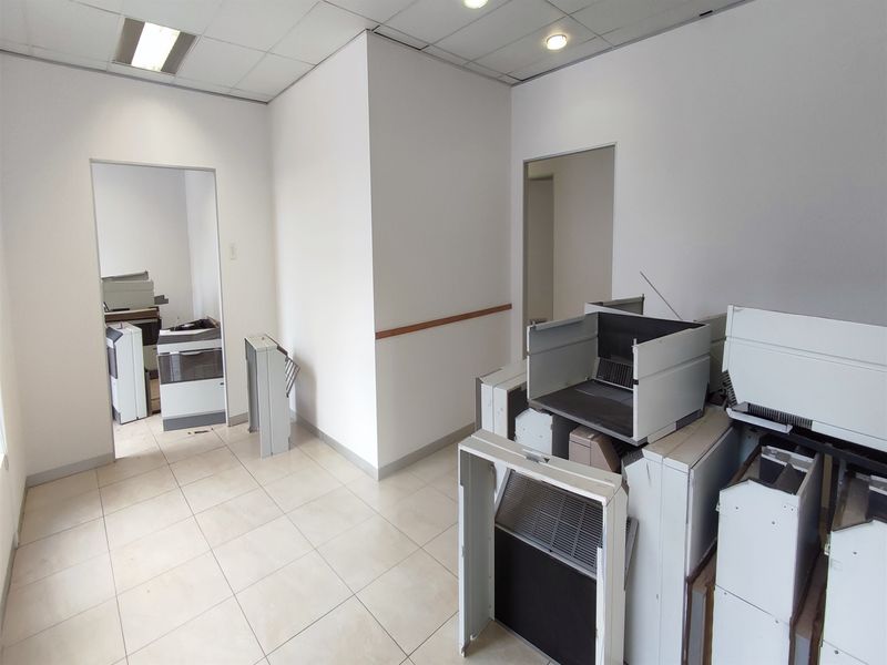 Offices to let in Rosebank - Photo 4