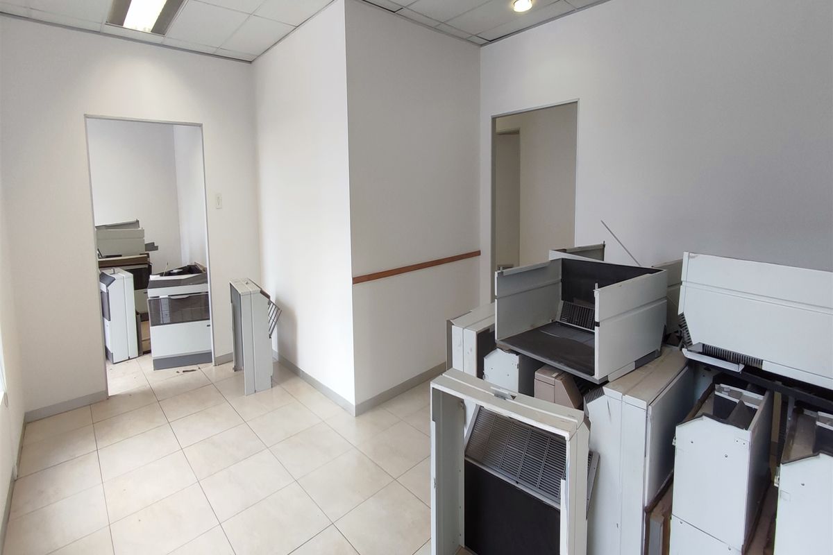 Offices to let in Rosebank - Photo 4