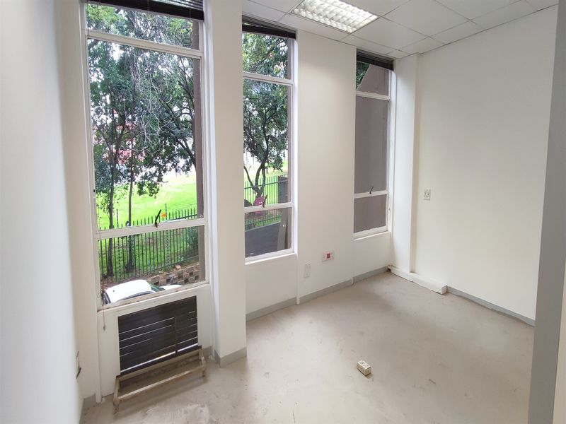 Offices to let in Rosebank - Photo 5