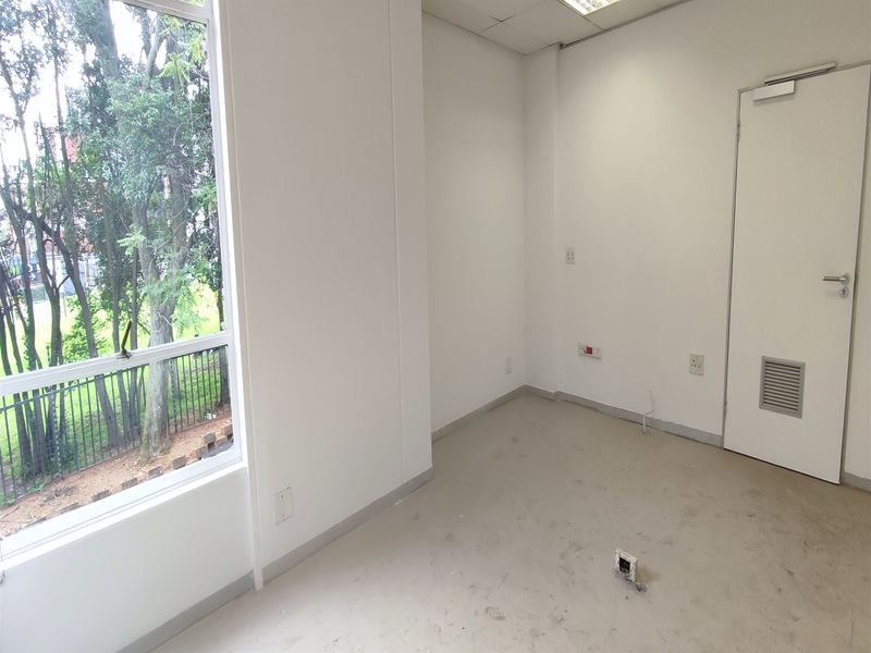 Offices to let in Rosebank - Photo 9