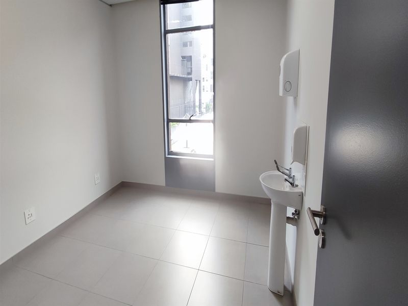 Offices to let in Rosebank - Photo 5