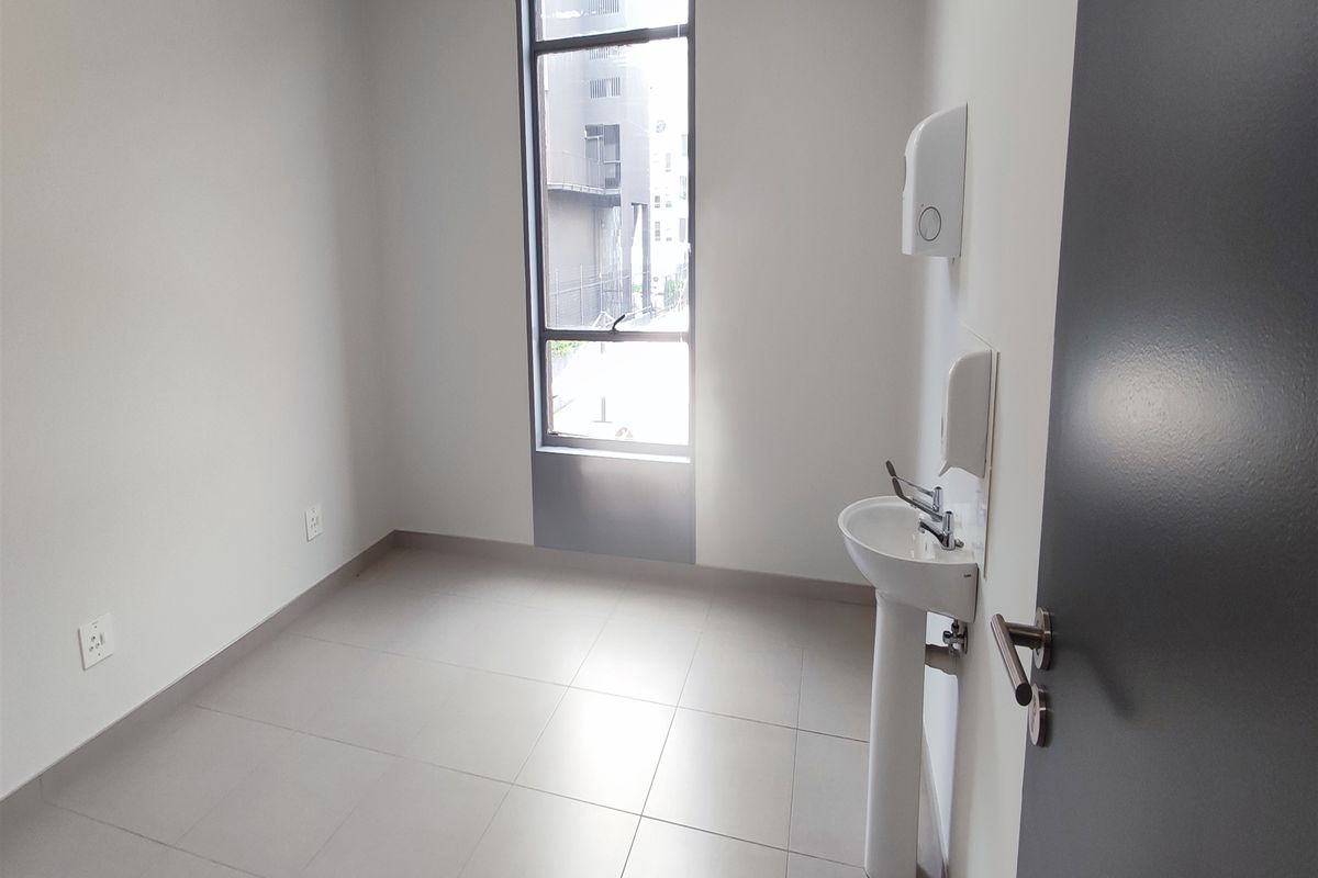 Offices to let in Rosebank - Photo 5