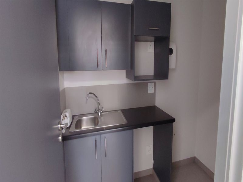 Offices to let in Rosebank - Photo 4