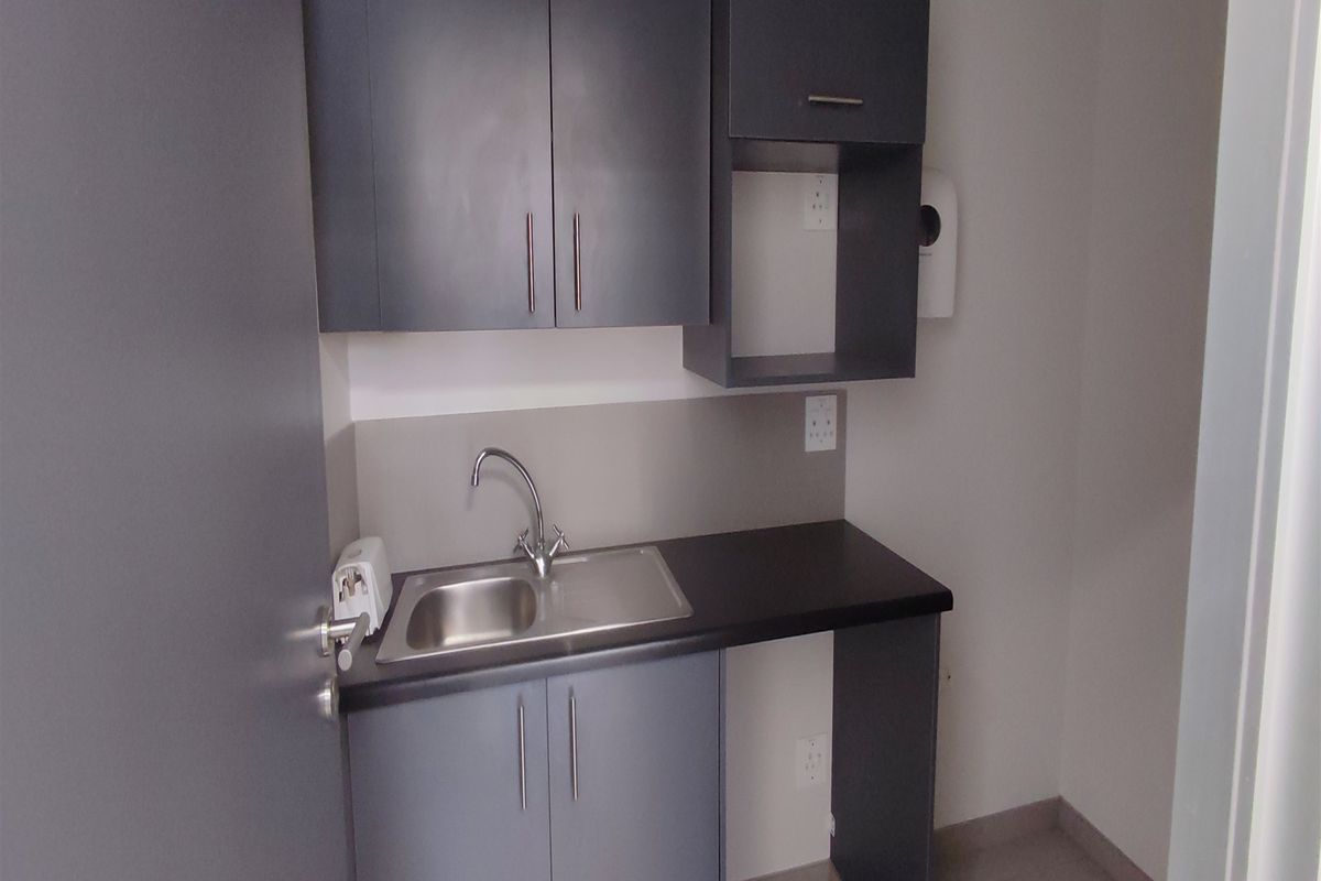Offices to let in Rosebank - Photo 4