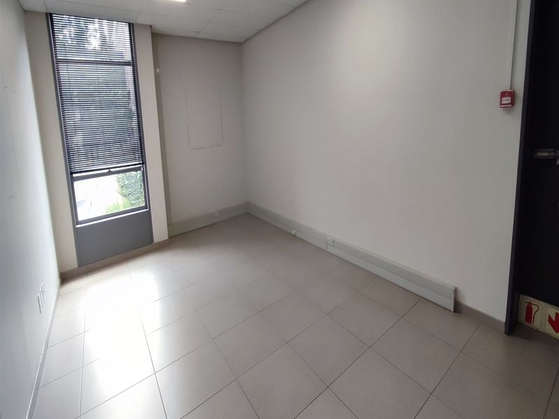 Offices to let in Rosebank - Photo 6