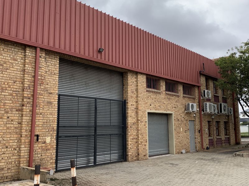 Warehouse to let in Paulshof - Photo 9