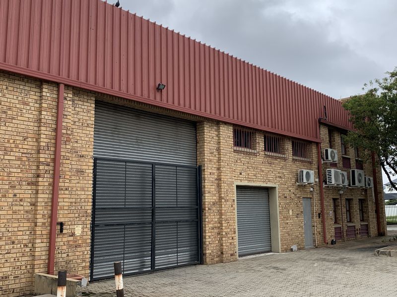 Warehouse to let in Paulshof - Photo 10