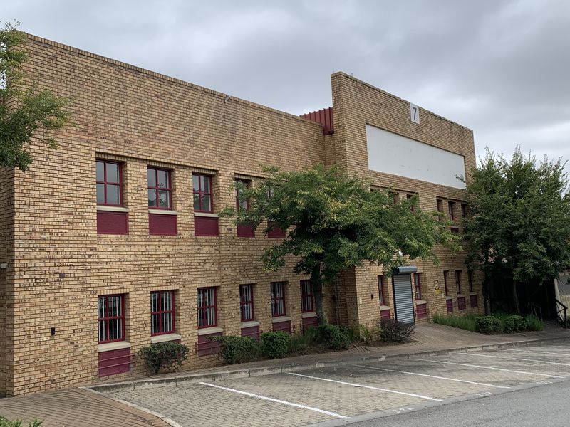 Warehouse to let in Paulshof - Photo 5