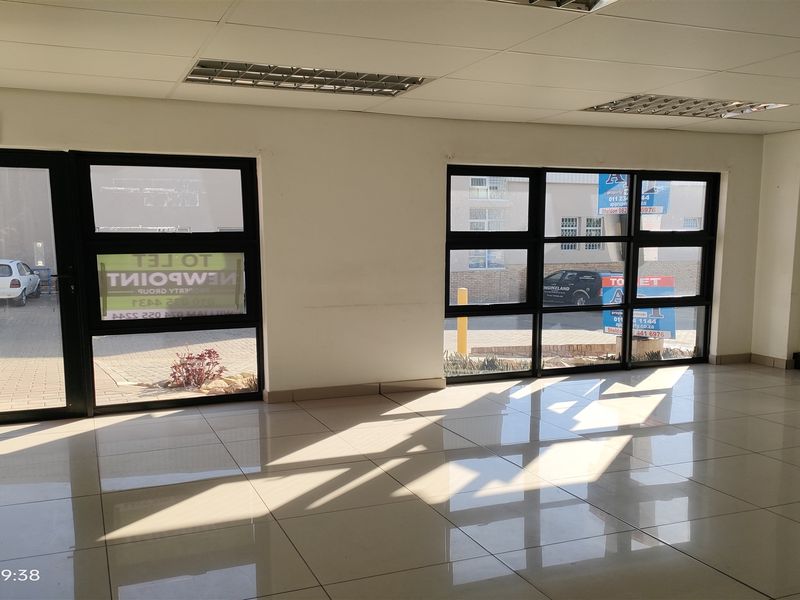 424m2  Warehouse  - FOR SALE R3 943 200 plus vat - Photo 5