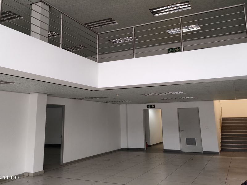 2358m2  Warehouse  - TO LEASE - Photo 8