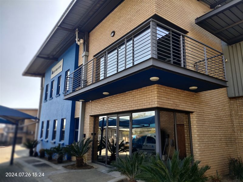 2358m2  Warehouse  - TO LEASE - Photo 3