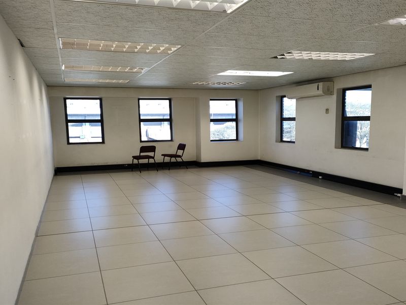 2358m2  Warehouse  - TO LEASE - Photo 10