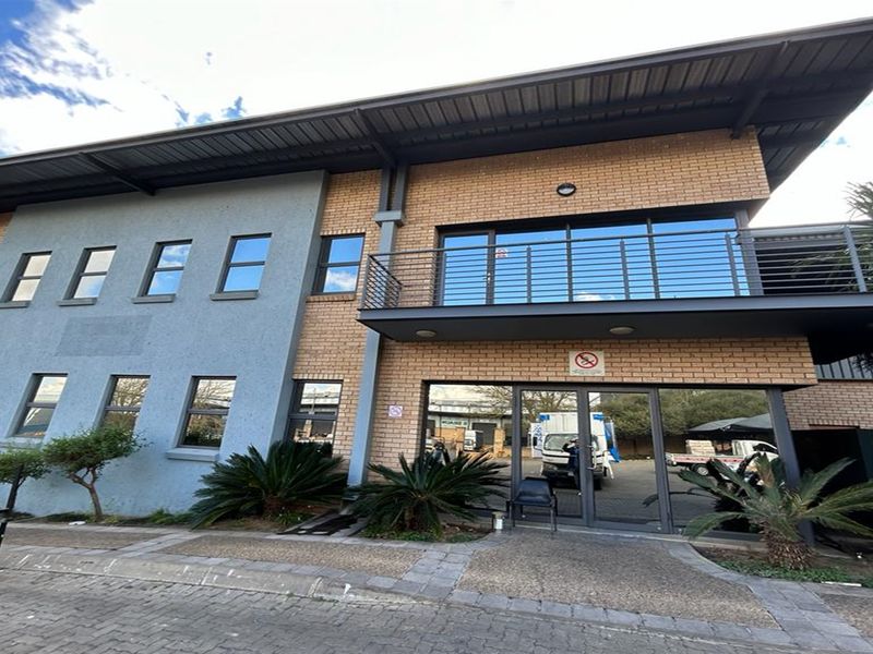 2358m2  Warehouse  - TO LEASE - Photo 5