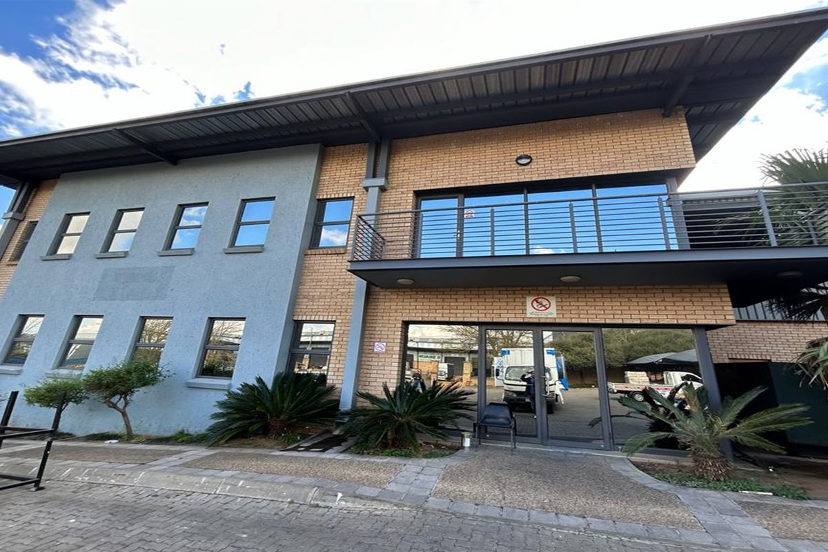 2358m2  Warehouse  - TO LEASE - Photo 5