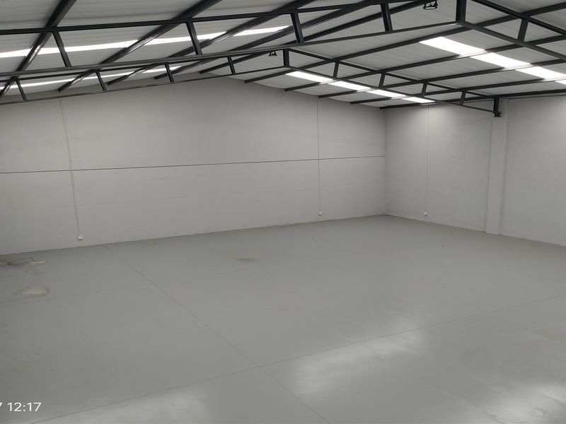 435m2  Warehouse  - TO LEASE - Photo 7