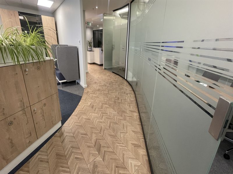 Offices to let in Rosebank - Photo 9