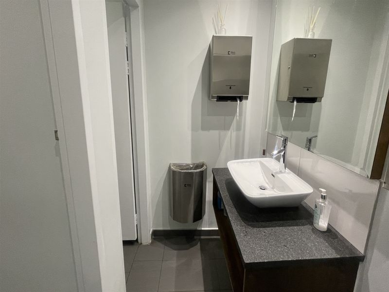 Offices to let in Rosebank - Photo 10