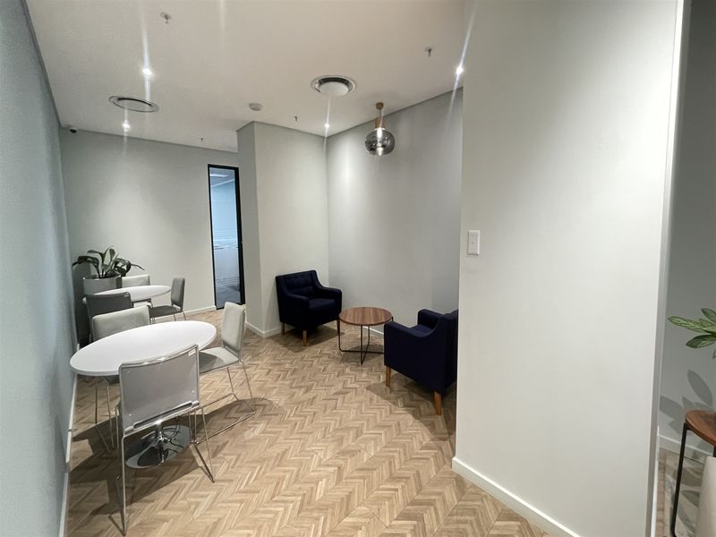 Offices to let in Rosebank - Photo 2