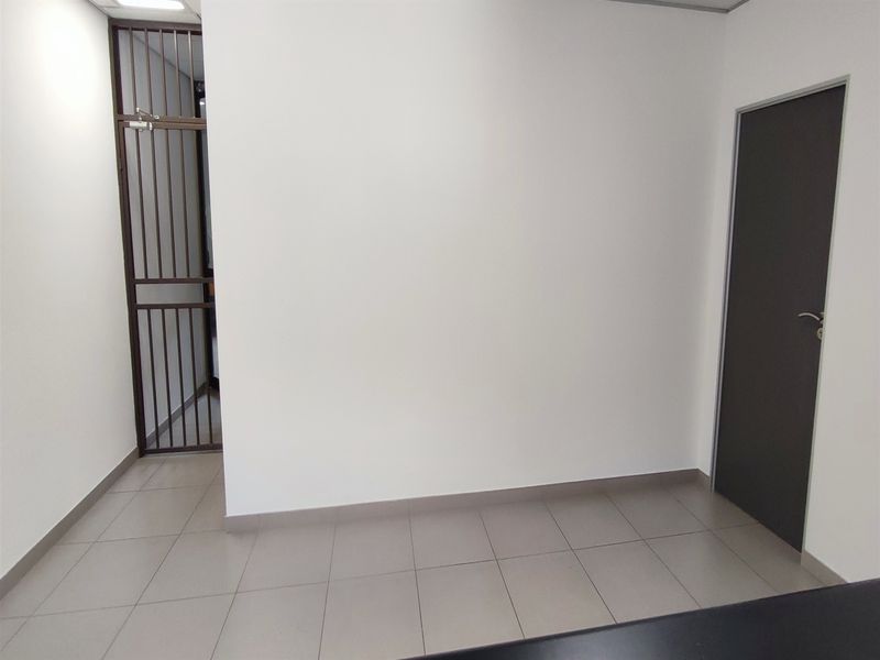 Offices to let in Rosebank - Photo 6