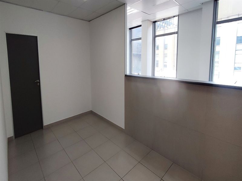 Offices to let in Rosebank - Photo 2