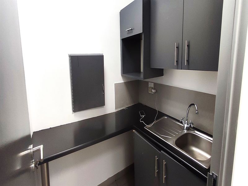 Offices to let in Rosebank - Photo 3