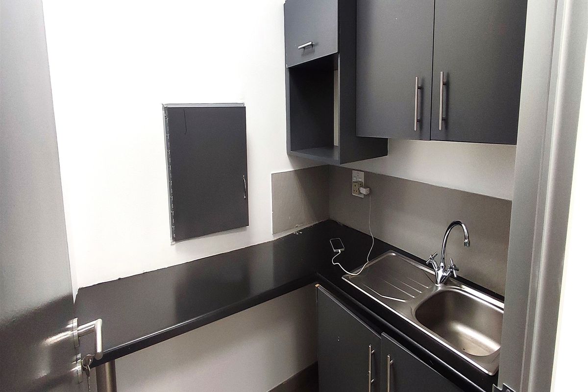 Offices to let in Rosebank - Photo 3