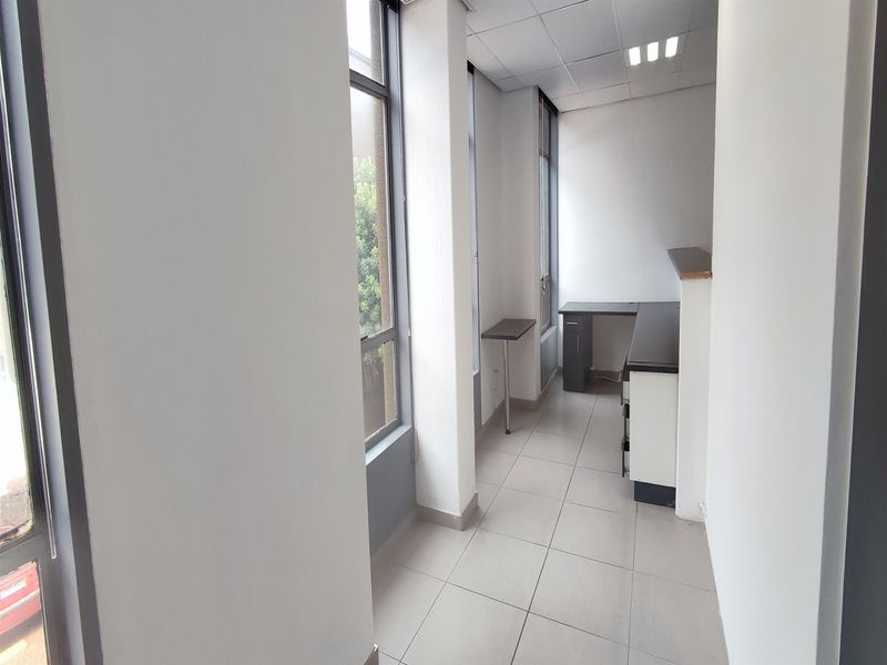 Offices to let in Rosebank - Photo 4