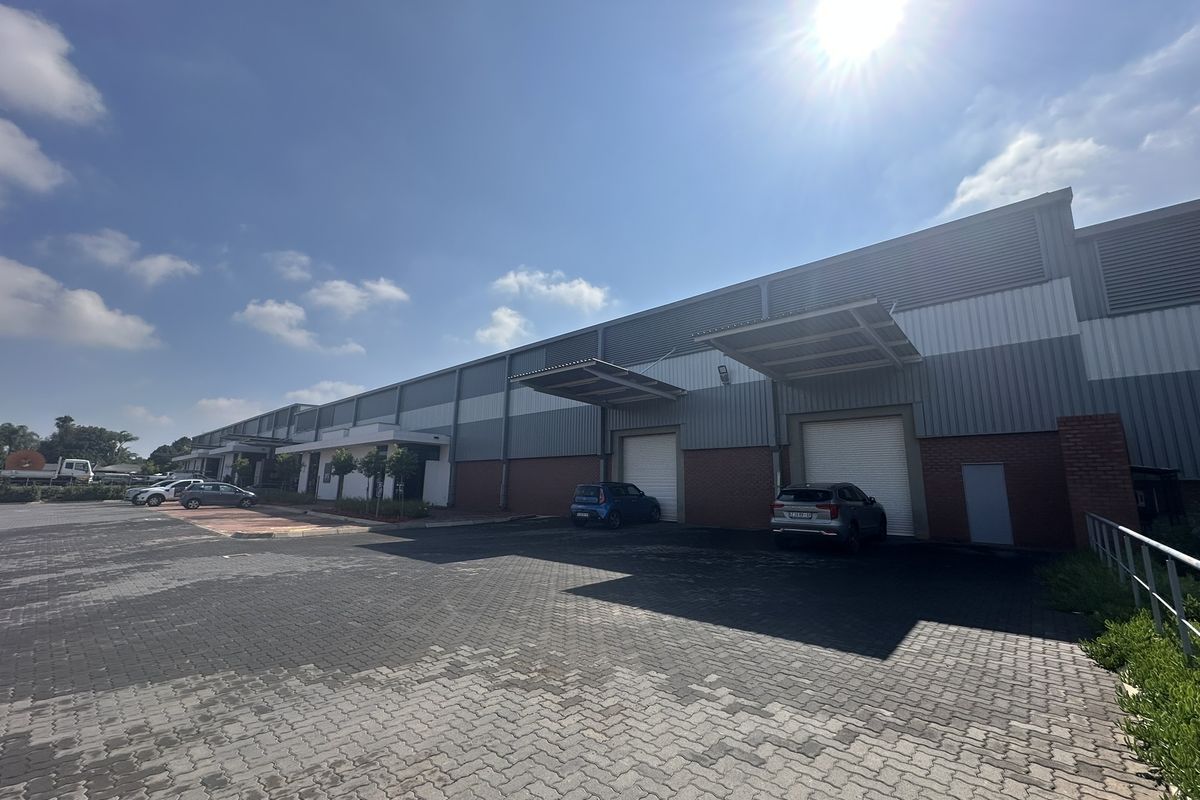 Rent direct! MODERN WAREHOUSE IN PRIME LOCATION – GUERNSEY BUSINESS PARK, IRENE, CENTURION - Photo 4