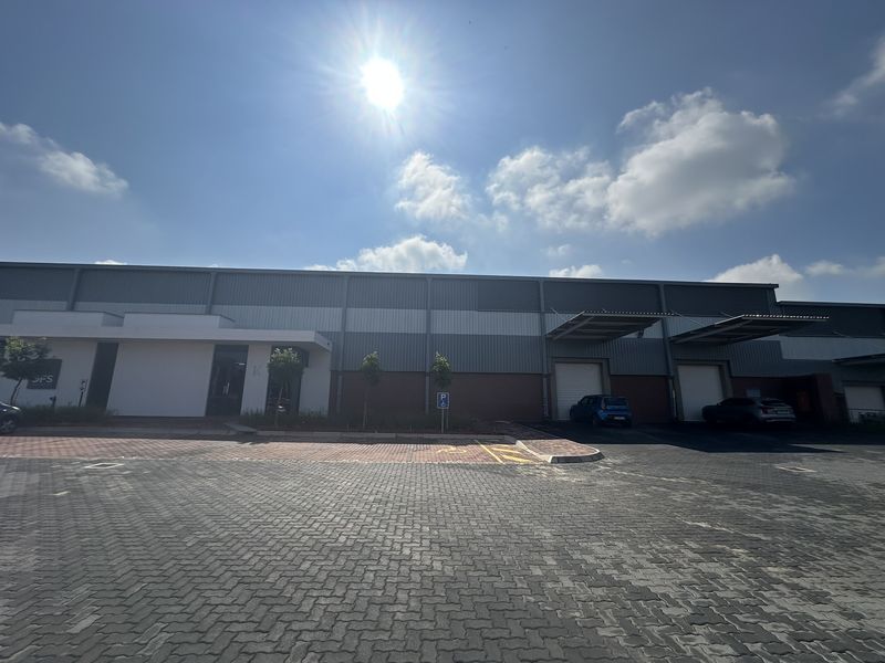 Rent direct! MODERN WAREHOUSE IN PRIME LOCATION – GUERNSEY BUSINESS PARK, IRENE, CENTURION - Photo 2