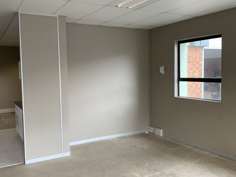 Warehouse to let in Linbro Park - Photo 8