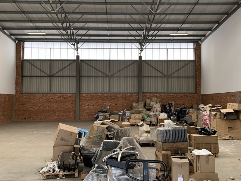 Warehouse to let in Linbro Park - Photo 6