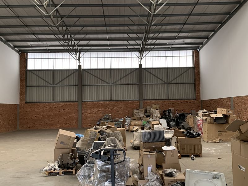 Warehouse to let in Linbro Park - Photo 4