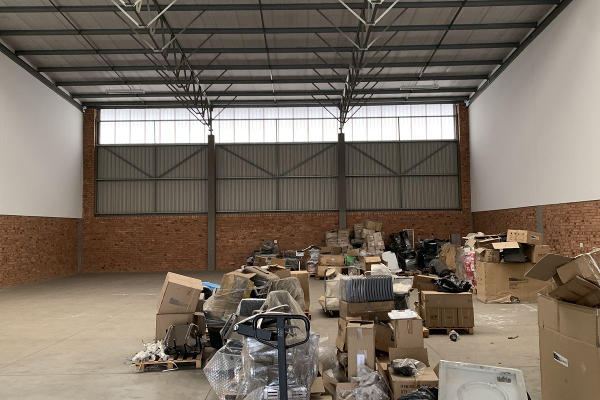 Warehouse to let in Linbro Park - Photo 3